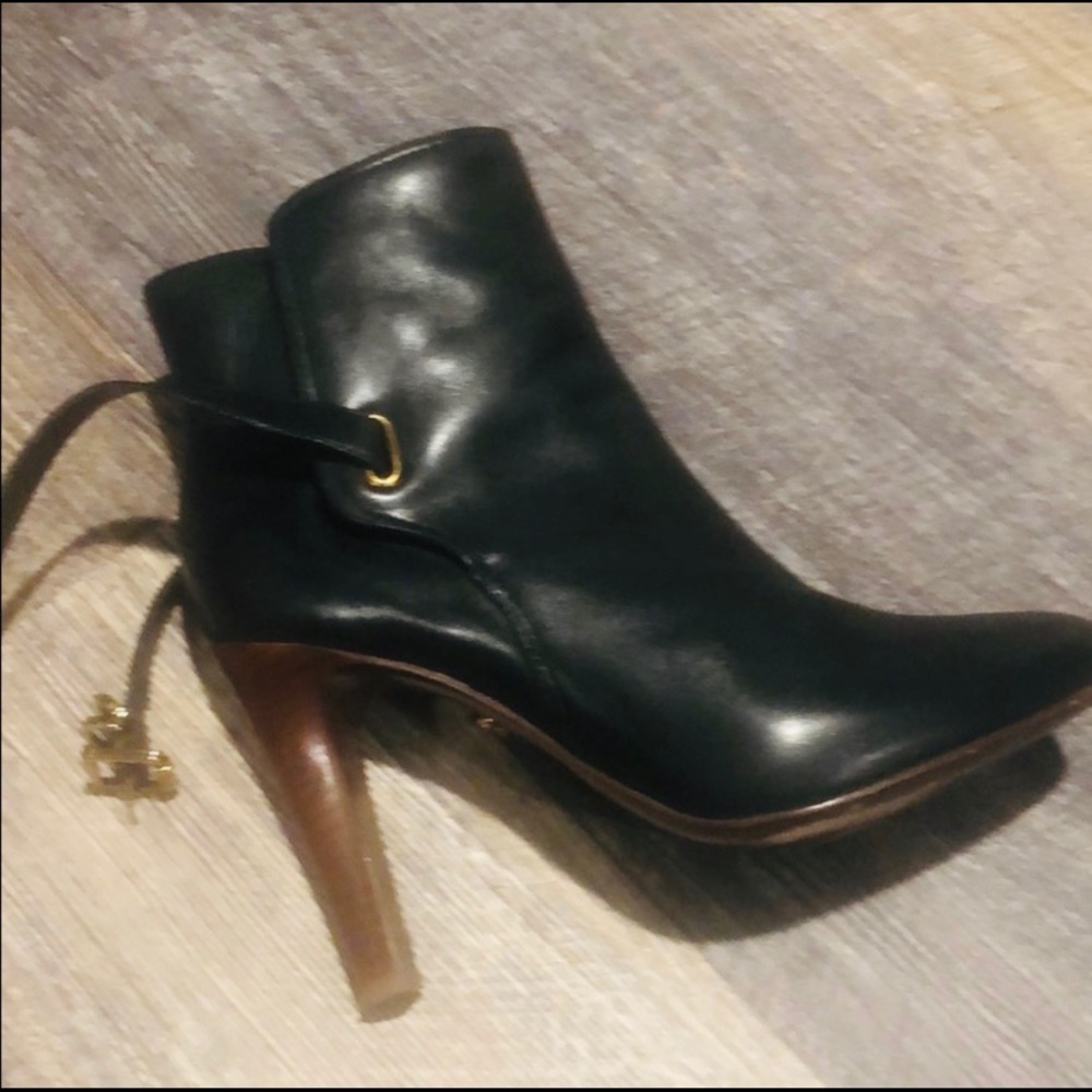AUTHENTIC TORY BURCH BLACK BOOTIES